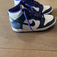 Scarpe dunk viola