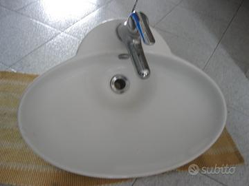 Lavabo ovale in ceramica