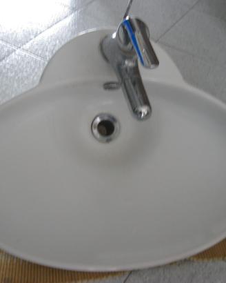 Lavabo ovale in ceramica