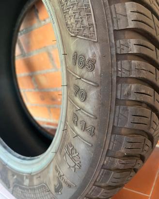 Gomme kleber 165/70/14