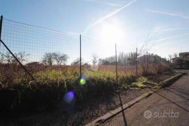 TER. RESIDENZIALE A MANERBIO