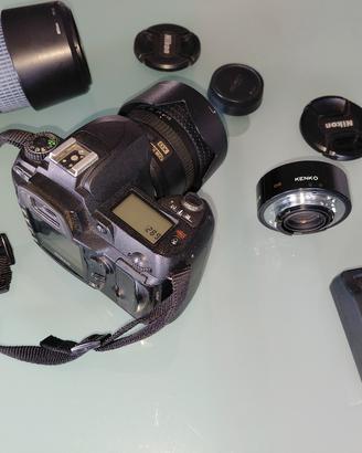 fotocamera Nikon D70s con sensore CCD da 6.1 megap