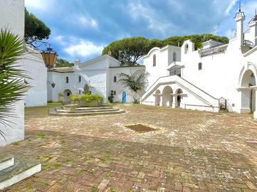 3 LOCALI A TERRACINA