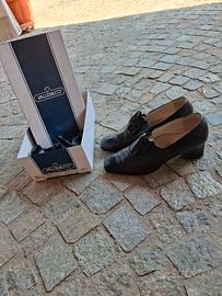 Scarpe da donna modello mocassino vintage