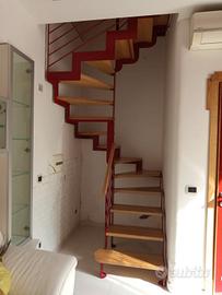 scala in ferro quadrata con gradini massello di fr