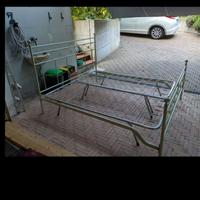 Letto matrimoniale in ferro battuto