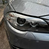 Proiettore dx di bmw 520 anno 2015
