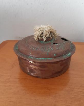 vecchia lampada ad olio in rame dalla Turchia 