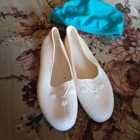 scarpe gomma mare e  piscina 34/35 e cuffia