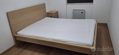 Letto matrimoniale completo di materasso