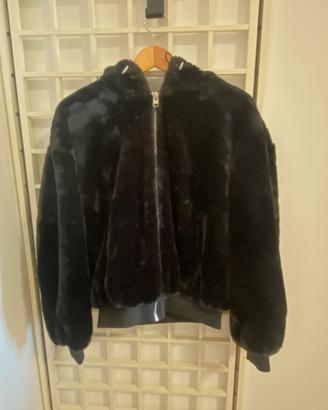 Giacca bomber in pelliccia sintetica bershka