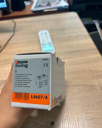 L4607/4  living