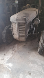 Trattore Ferguson anni 50