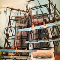 vasetto terracotta e 4 balconiere in metallo