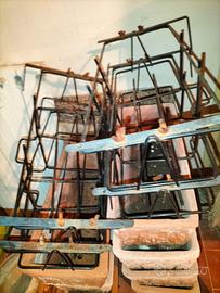 vasetto terracotta e 4 balconiere in metallo