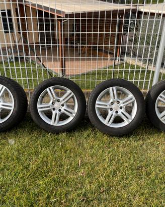 Cerchi e gomme da 16  per Alfa Romeo Giulietta