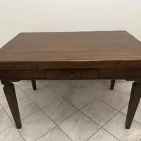 TAVOLO IN LEGNO E SEDIE