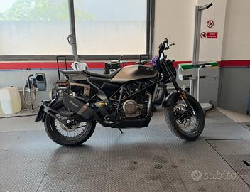 Husqvarna Svartpilen 701 (12/2020)