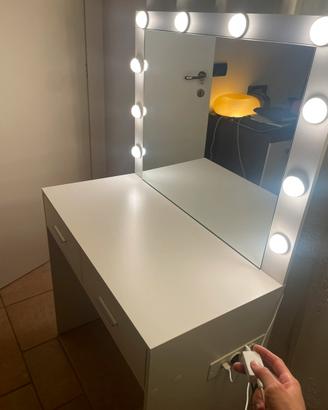 Toeletta led con cassetti e interruttori