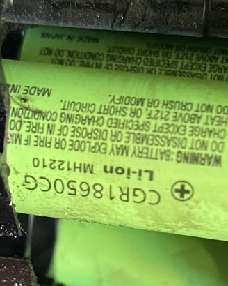 Batterie li-ion. 3.7V 3400mh MH12210
