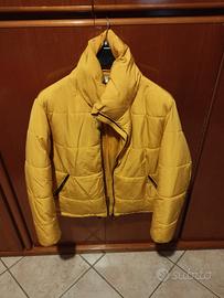 Piumino giallo senape