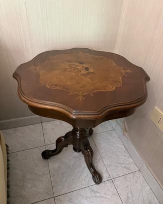 Tavolino da salotto intarsiato