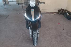 Piaggio Beverly Police 350