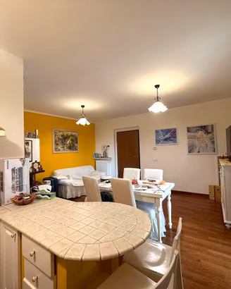 cucina in legno finta muratura 