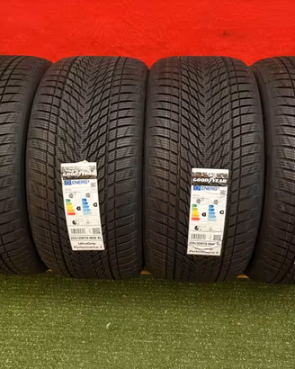 255 35 19 Gomme Invernali 2025 GoodYear 255 35 R19