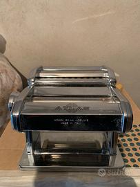 Nonna papera macchina x fare la pasta