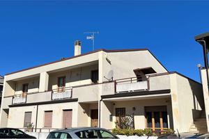 QUADRILOCALE CON AMPIO TERRAZZO IN QUADRIFAMILIARE