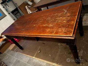 Tavolo in legno massello