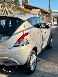 Lancia Ypsilon
0.9 TwinAir 5 porte Metano Ecochic 