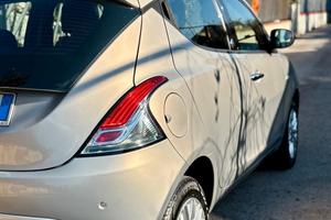 Lancia Ypsilon
0.9 TwinAir 5 porte Metano Ecochic 