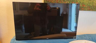 Smart Tv 32 pollicci  Philips con staffa a muro