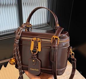 Borsa bauletto vanity case marrone scuro tracolla