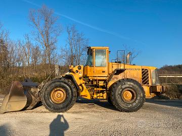 Pala gommata Volvo L150