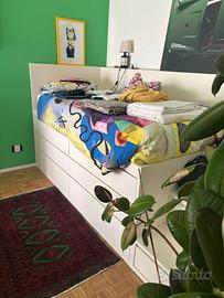 LETTO CON CASSETTIERA
