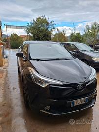 TOYOTA C-HR 1.8 HYBRID
