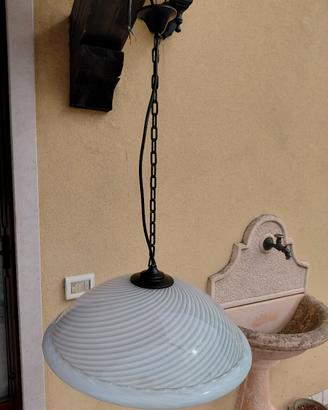 lampadario vetro con motivo a spirale