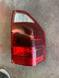 FANALE POSTERIORE MITSUBISHI PAJERO V60