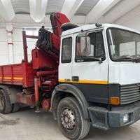 Iveco 175.24 ribaltabile e gru Fassi T150