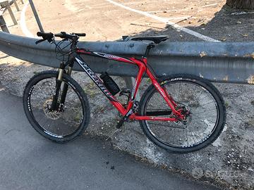 Mountainbike in carbonio, ruote da 26 MTB top