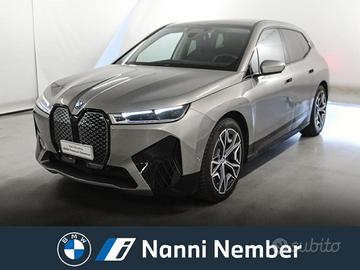 BMW iX xdrive50 pacchetto sportivo