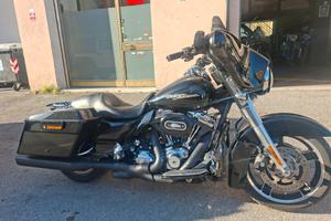Harley-davidson Touring Street Glide perfetta