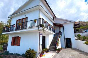 Spaziosa casa con piscina e vista mare - Belvedere