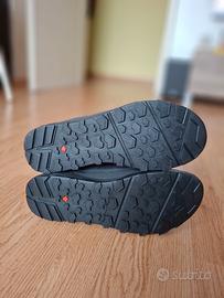 scarpe trekking , impermeabile 