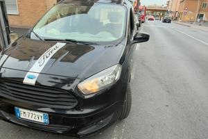 Ford tourneo courier