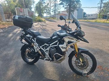 moto triumph 1200 tiger relly pro