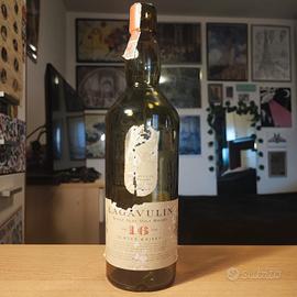 Bottiglia vuota Lagavulin 
